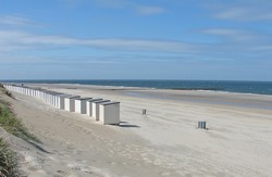 eropuit naar het strand in zeeland